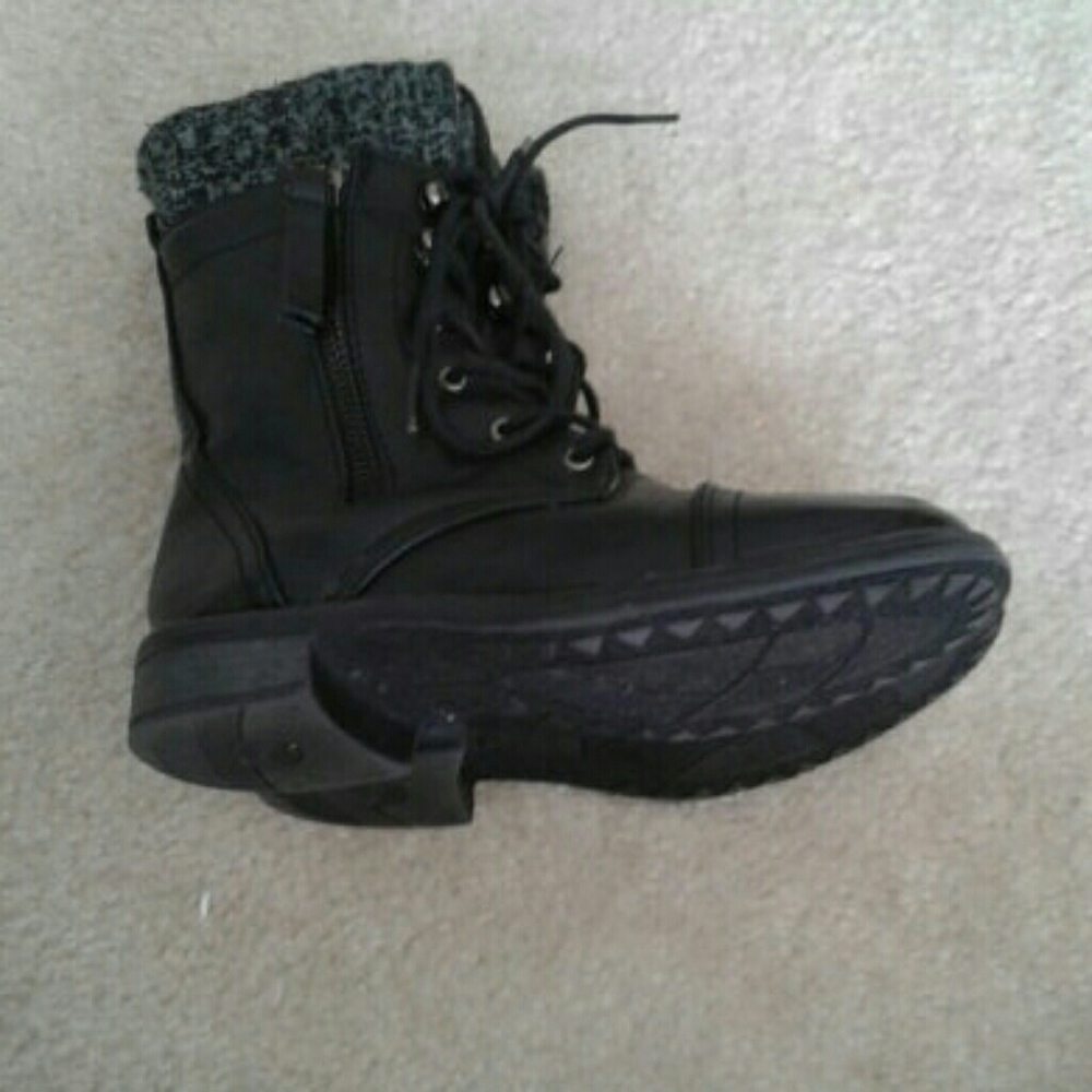 Girls boots
